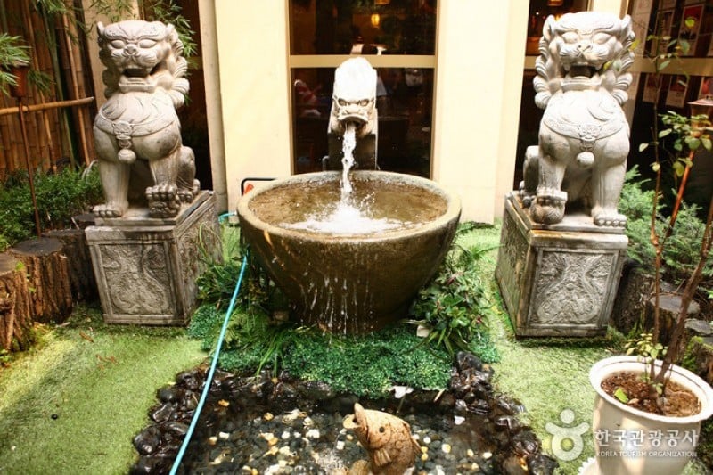 Yongsan Dragon Hill Spa - Getting the Star Treatment: a Massage at a Jjimjilbang(Korean Spa) (2/30)
