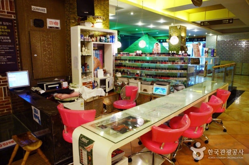 Yongsan Dragon Hill Spa - Getting the Star Treatment: a Massage at a Jjimjilbang(Korean Spa) (17/30)