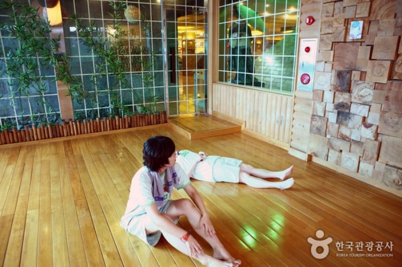 Yongsan Dragon Hill Spa - Getting the Star Treatment: a Massage at a Jjimjilbang(Korean Spa) (20/30)