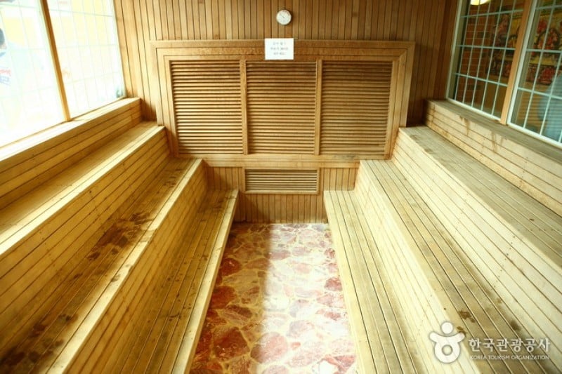 Yongsan Dragon Hill Spa - Getting the Star Treatment: a Massage at a Jjimjilbang(Korean Spa) (27/30)