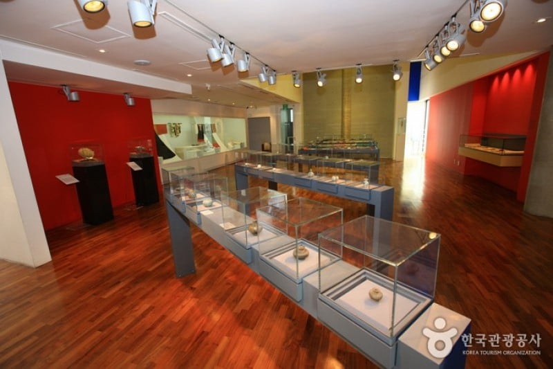 Coreana Art &amp; Culture Complex  (2/12)
