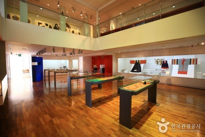 Coreana Art &amp; Culture Complex  (3/12)