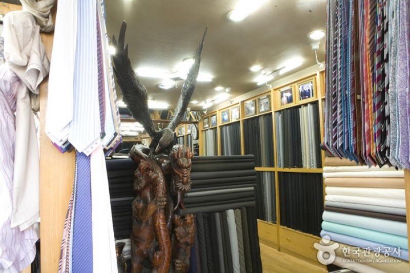 Hilton Tailor  (1/11)