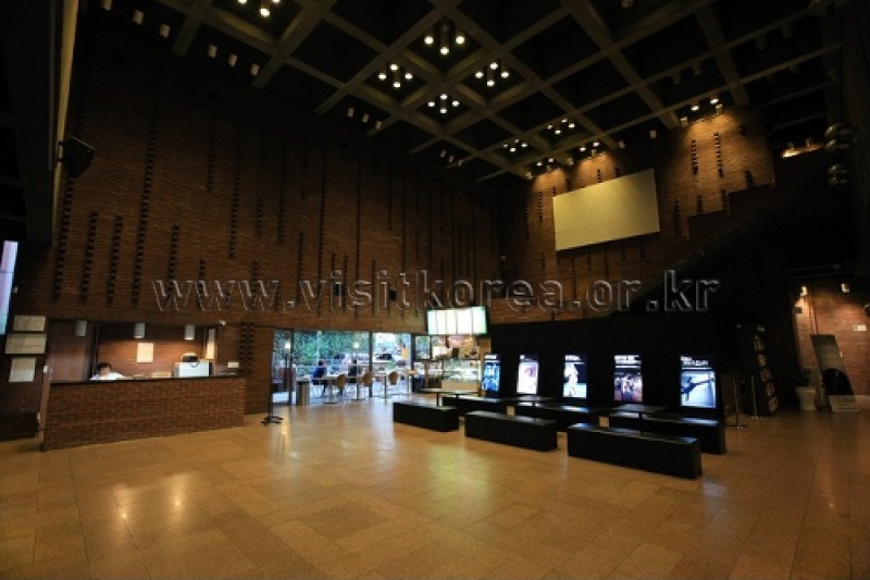 Arko Arts Theater  (2/10)