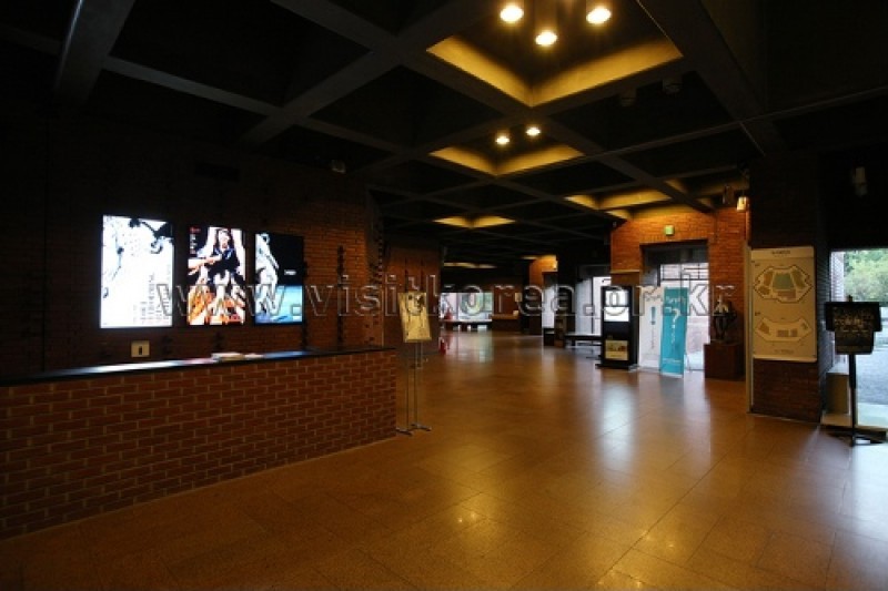 Arko Arts Theater  (3/10)