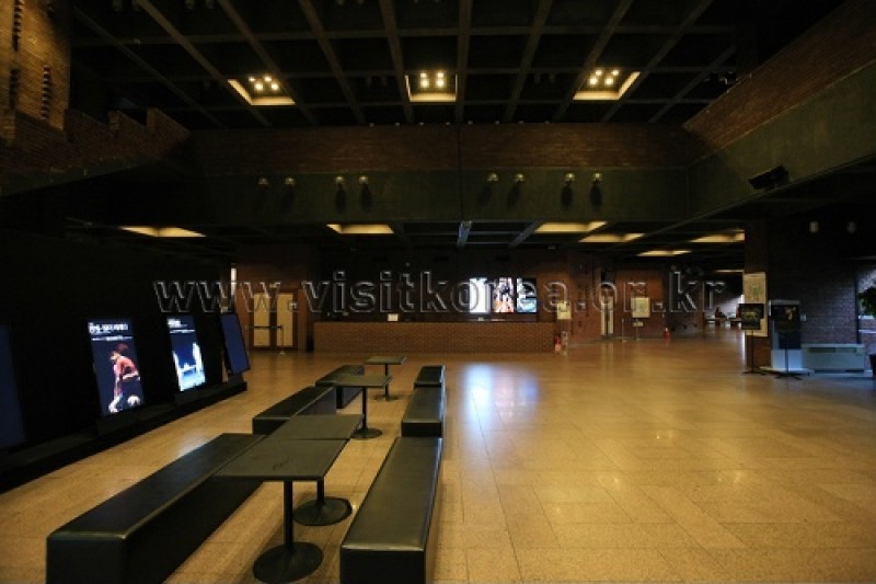 Arko Arts Theater  (6/10)