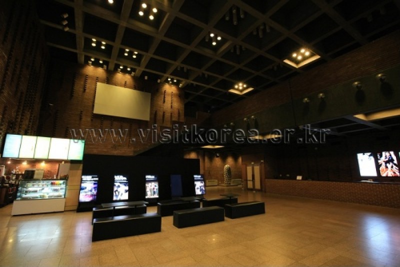 Arko Arts Theater  (7/10)