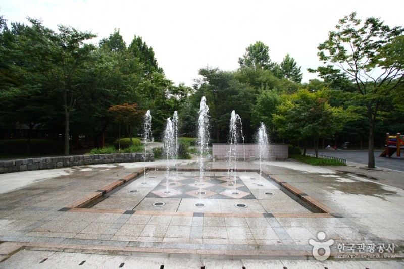 Yangjae Citizens' Park  (12/85)