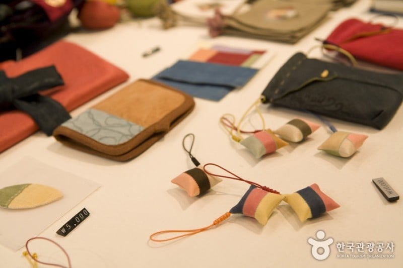 Korean Craft Promotion Foundation  (6/13)