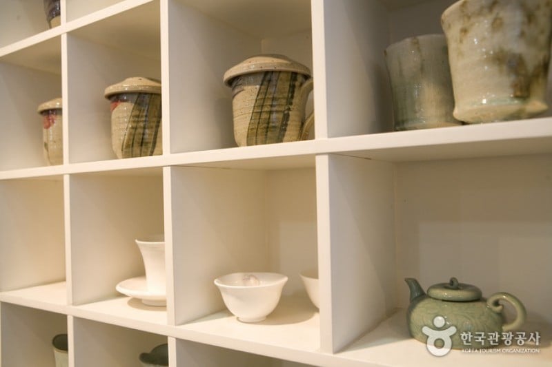 Korean Craft Promotion Foundation  (7/13)