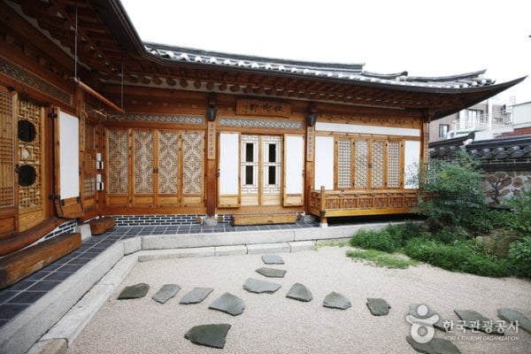 Seongsim Arts & Crafts