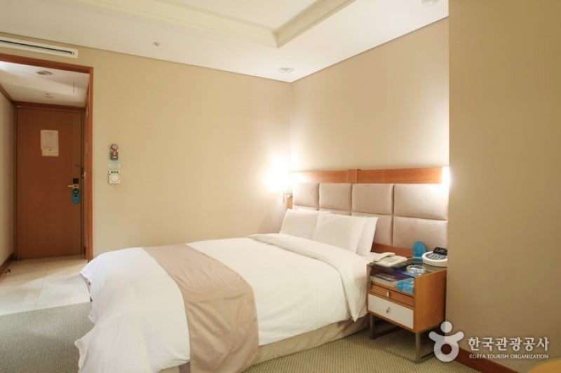 Pacific Hotel  (8/18)