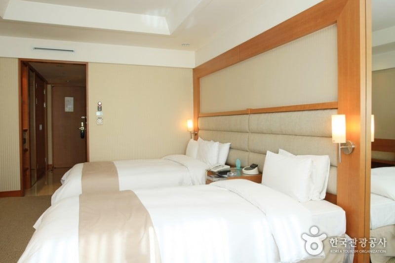 Pacific Hotel  (12/18)