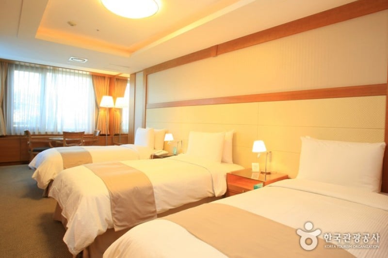 Pacific Hotel  (15/18)