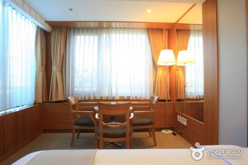 Pacific Hotel  (16/18)