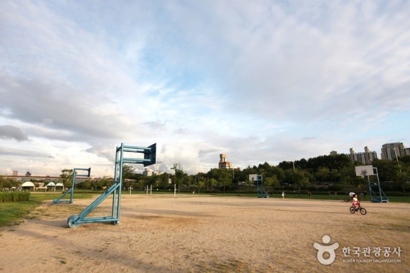 Yanghwa Hangang Park  (1/6)