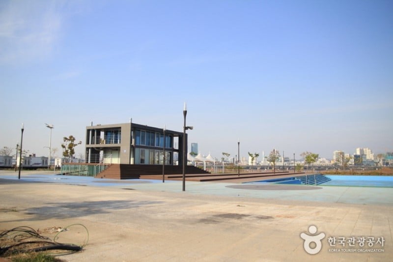 Supia Yeouido  (1/4)