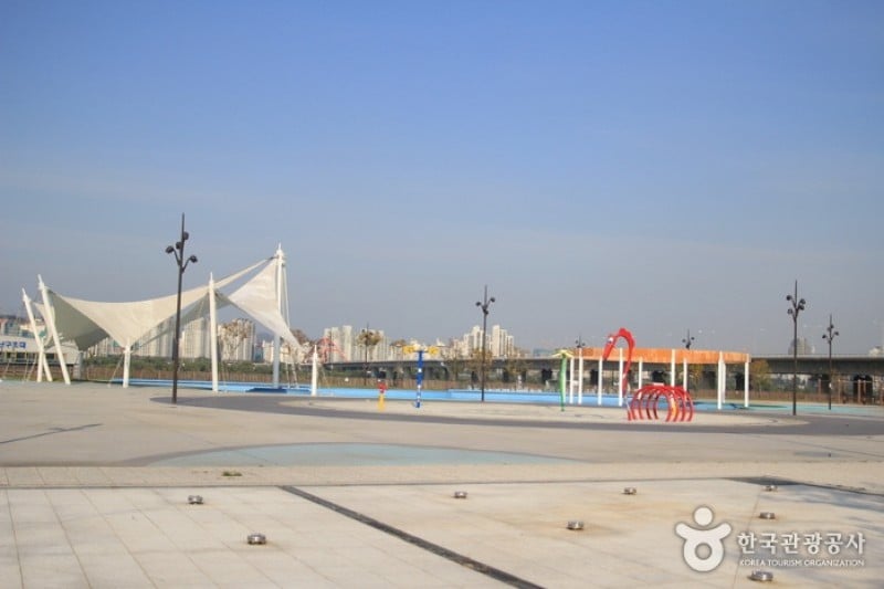 Supia Yeouido  (3/4)