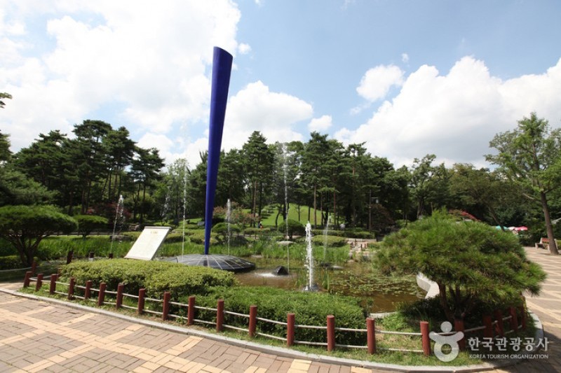 Hyochang Park  (4/10)