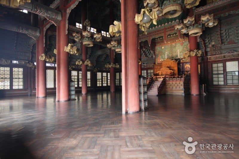 Injeongjeon Hall 