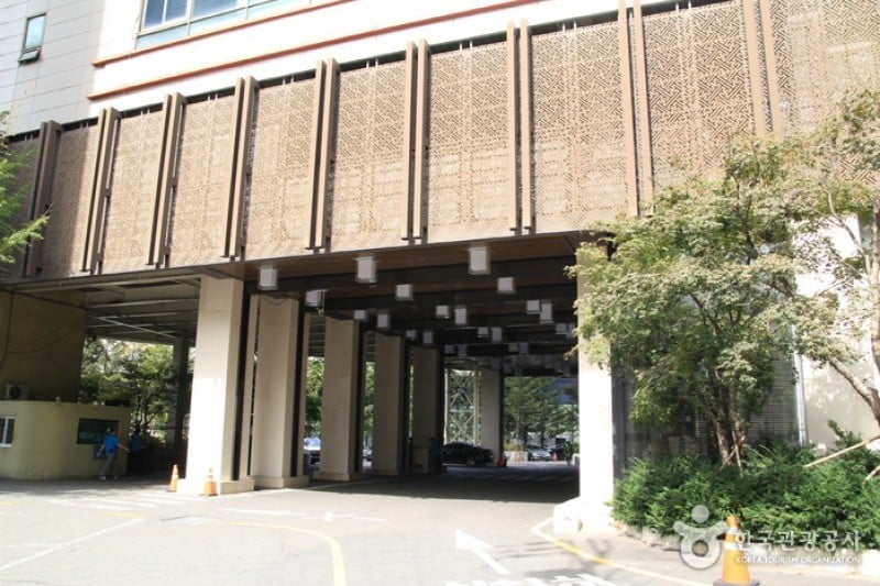 Riverside Hotel  (3/28)