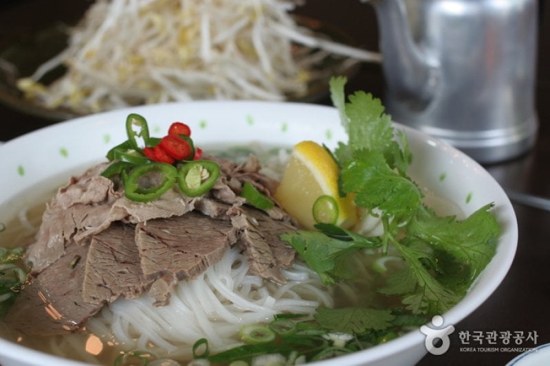 Pho'na Thai (2/5)