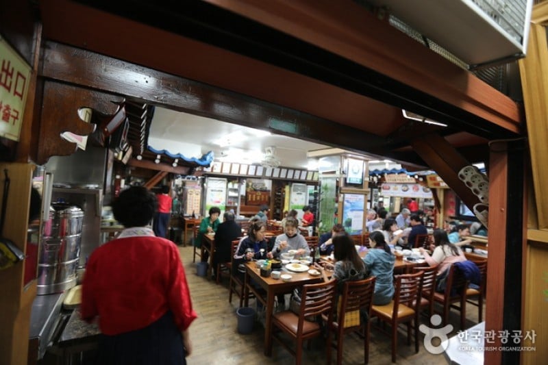 Jeonju Jungang Hoegwan - Myeongdong Branch (2/9)