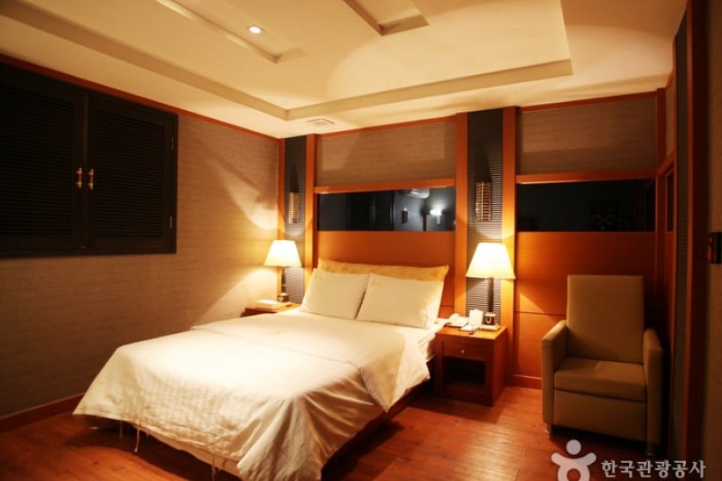 Nobless Hotel - Goodstay  (6/19)
