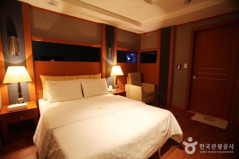 Nobless Hotel - Goodstay  (7/19)