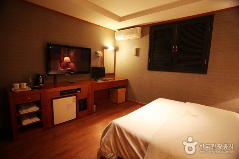 Nobless Hotel - Goodstay  (8/19)