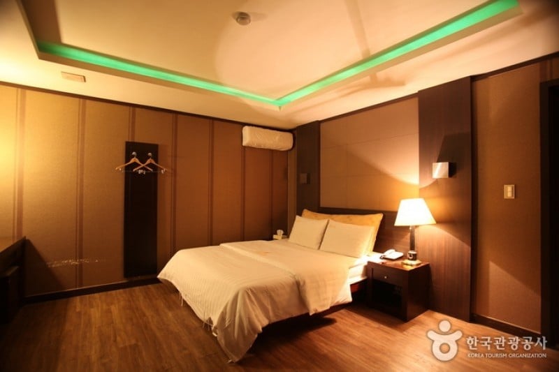 Nobless Hotel - Goodstay  (12/19)