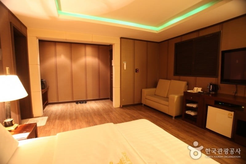 Nobless Hotel - Goodstay  (14/19)