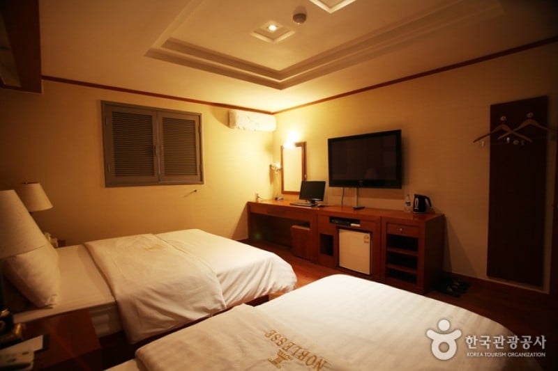Nobless Hotel - Goodstay  (17/19)