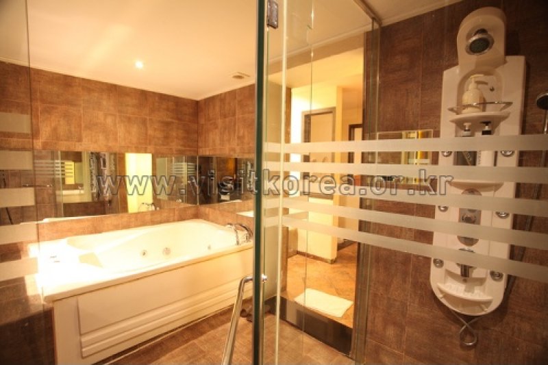 Max Hotel - Goodstay  (7/13)