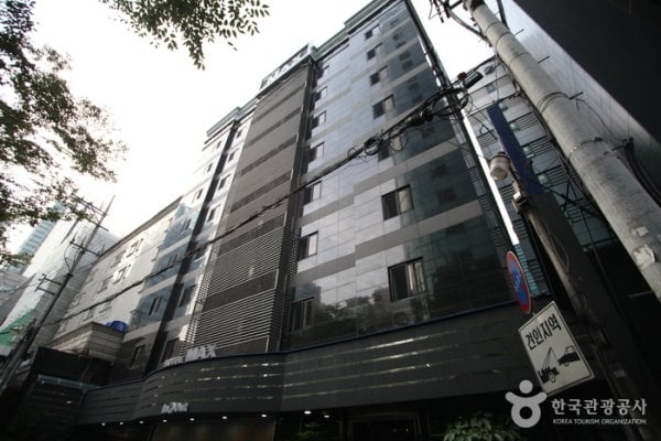 Max Hotel