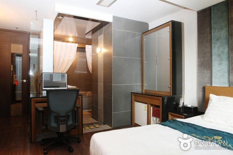 Hotel Elleinn  (3/17)