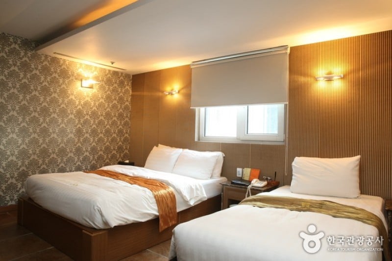 Hotel Elleinn  (6/17)
