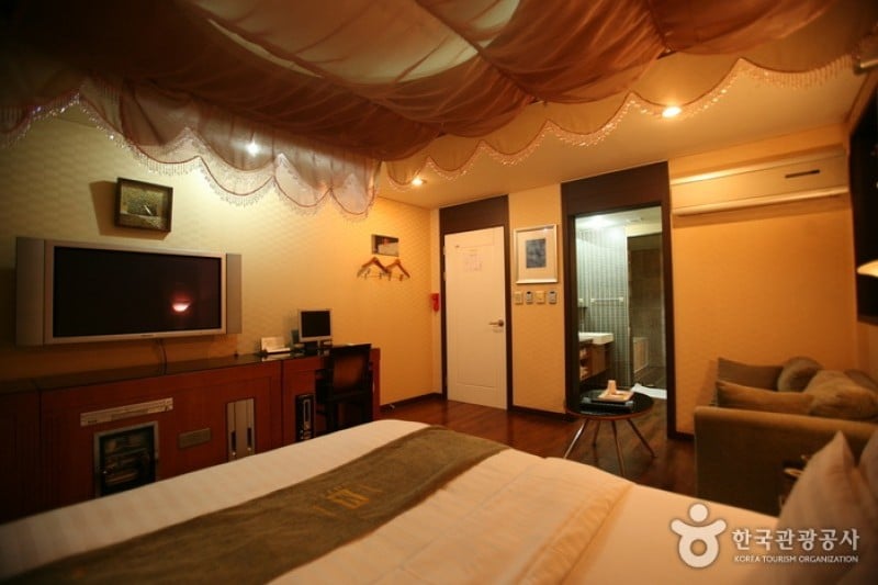 IMI Hotel - Goodstay  (6/18)