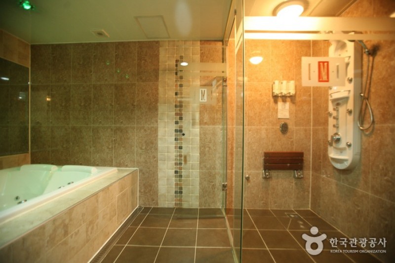 IMI Hotel - Goodstay  (8/18)