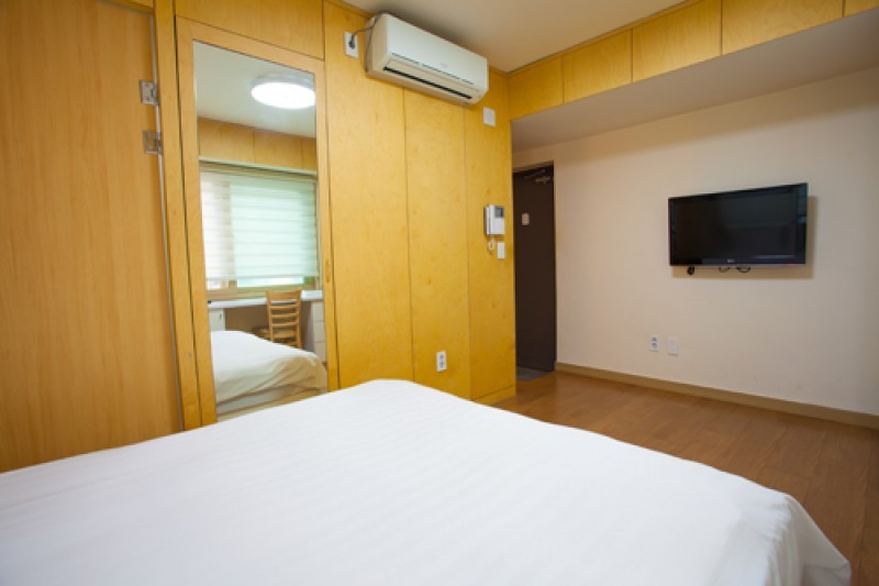 Blooming House Residence - Goodstay  (14/25)