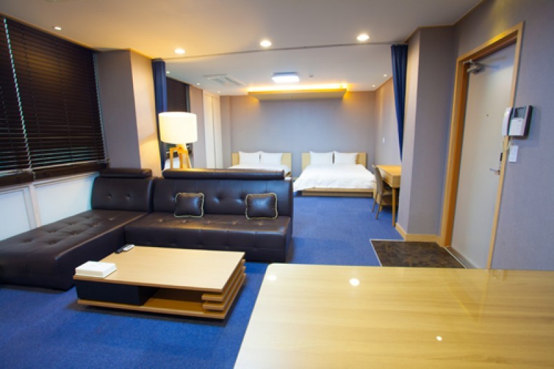 Blooming House Residence - Goodstay  (16/25)