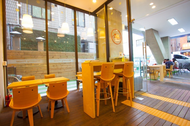 Blooming House Residence - Goodstay  (20/25)