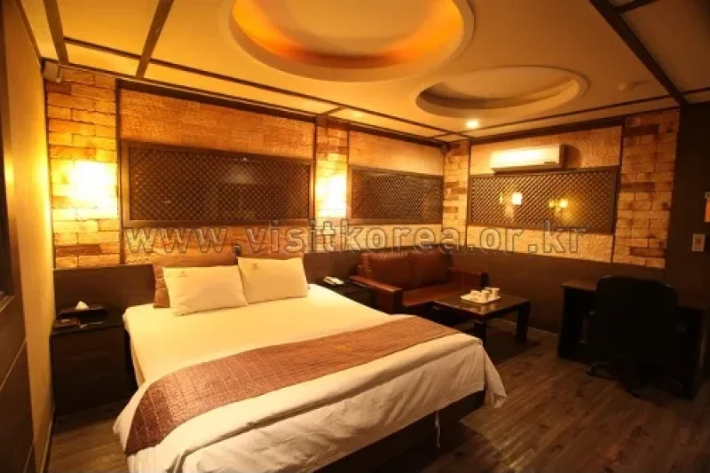Valentine Hotel - Goodstay  (3/23)