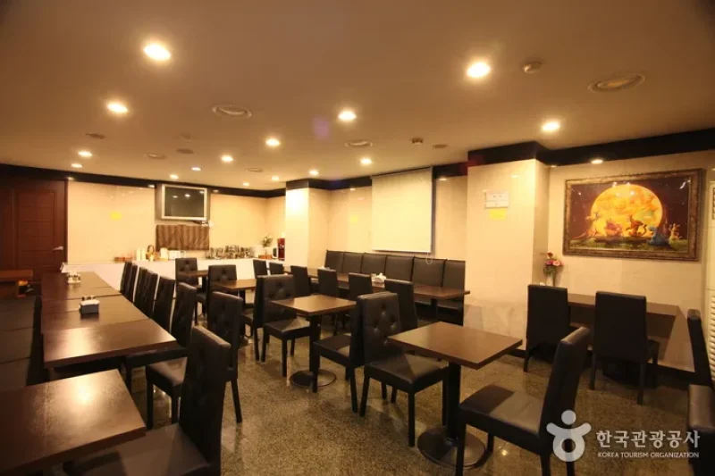 Valentine Hotel - Goodstay  (6/23)