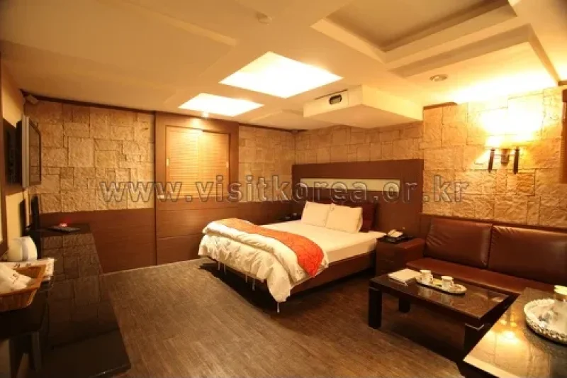 Valentine Hotel - Goodstay  (13/23)