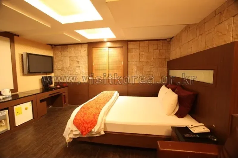Valentine Hotel - Goodstay  (15/23)