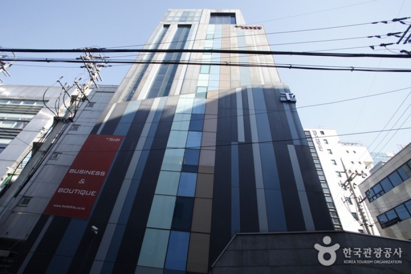 Tria Hotel  (1/17)