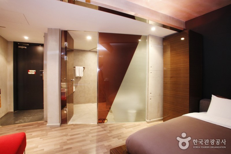 Tria Hotel  (7/17)