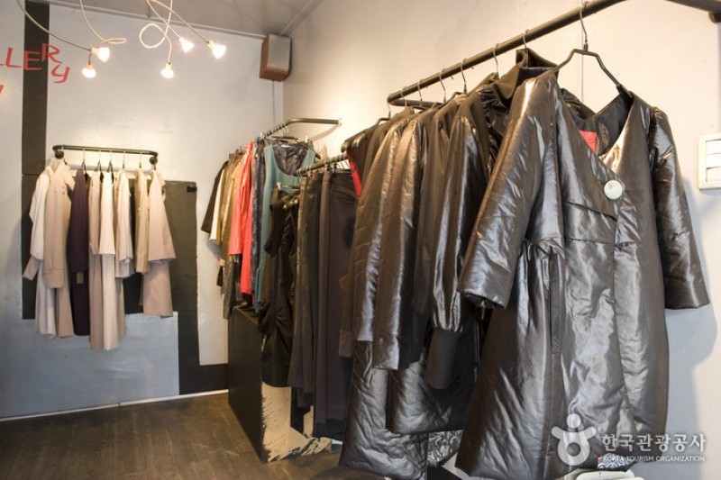 Z.I.Gallery  (2/11)