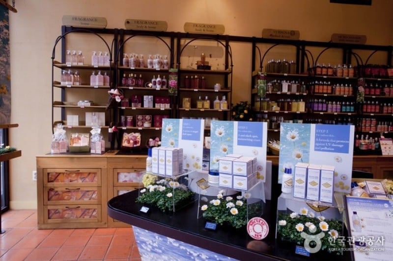 Loccitane  (6/10)